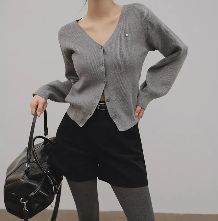 봄에도 멋스럽게
데일리 브이네 가디건 