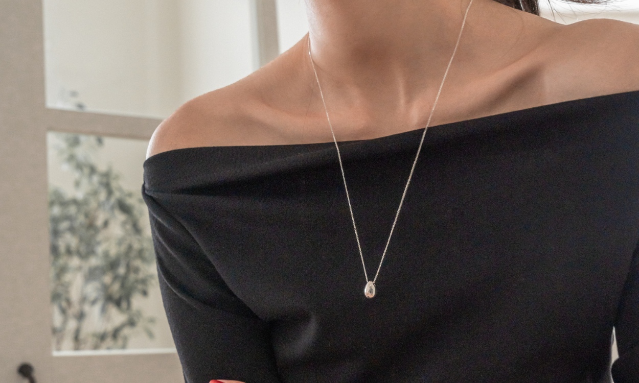 스테디 셀러
코디하기 쉬운 롱 목걸이