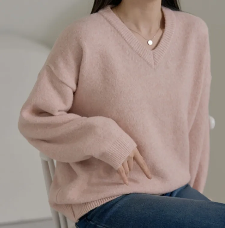 루즈핏으로 여리한 무드
여성스러움 가득한 니트