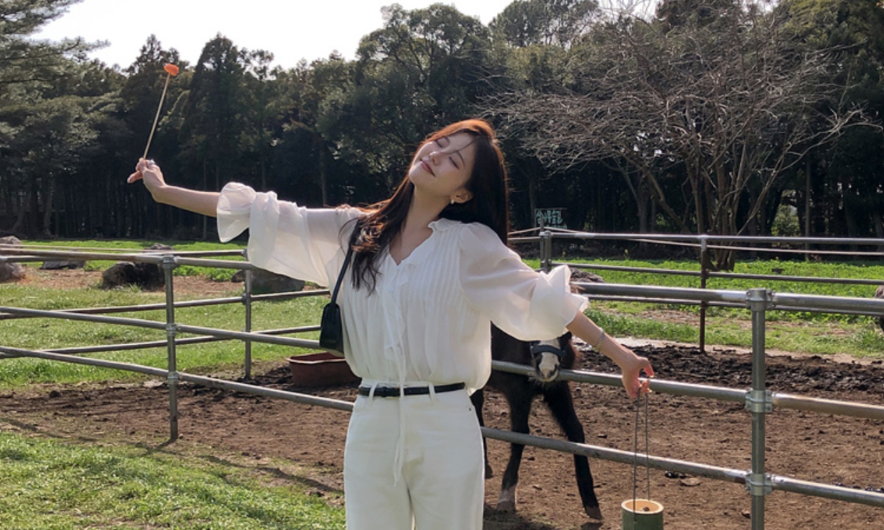 #제주#달리호텔 
봄 신상 블라우스 