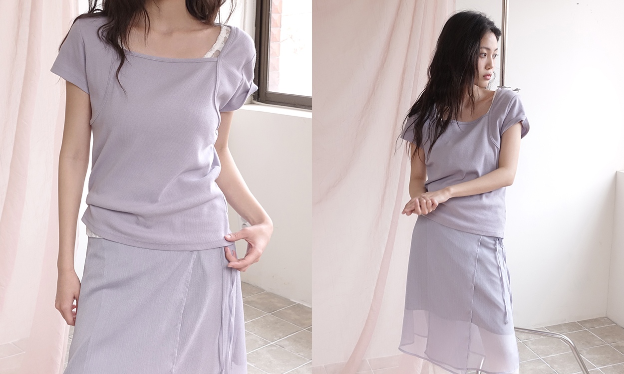 스퀘어넥 라인으로 완성한
케이드 반소매 티셔츠