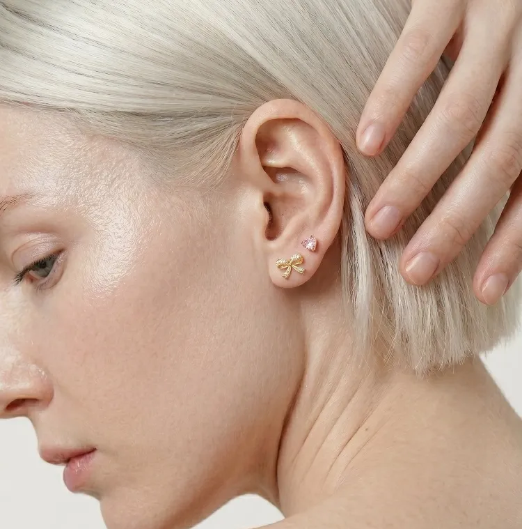 New Earrings
찬란한 오늘의 반짝임