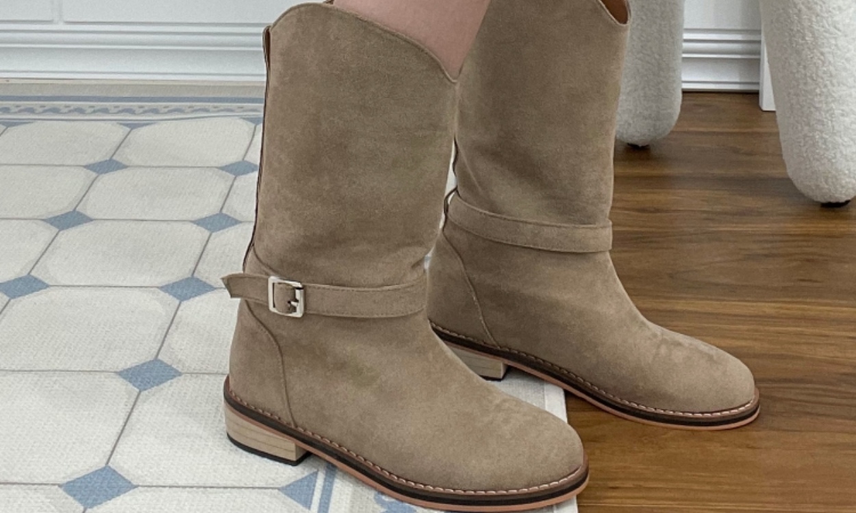 사계절 내내 즐기는
스웨이드 하프 부츠