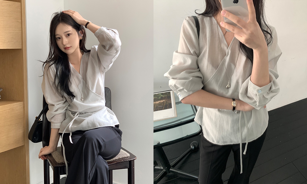 라인을 가볍게 잡아준 
랩 타입 블라우스 :) 