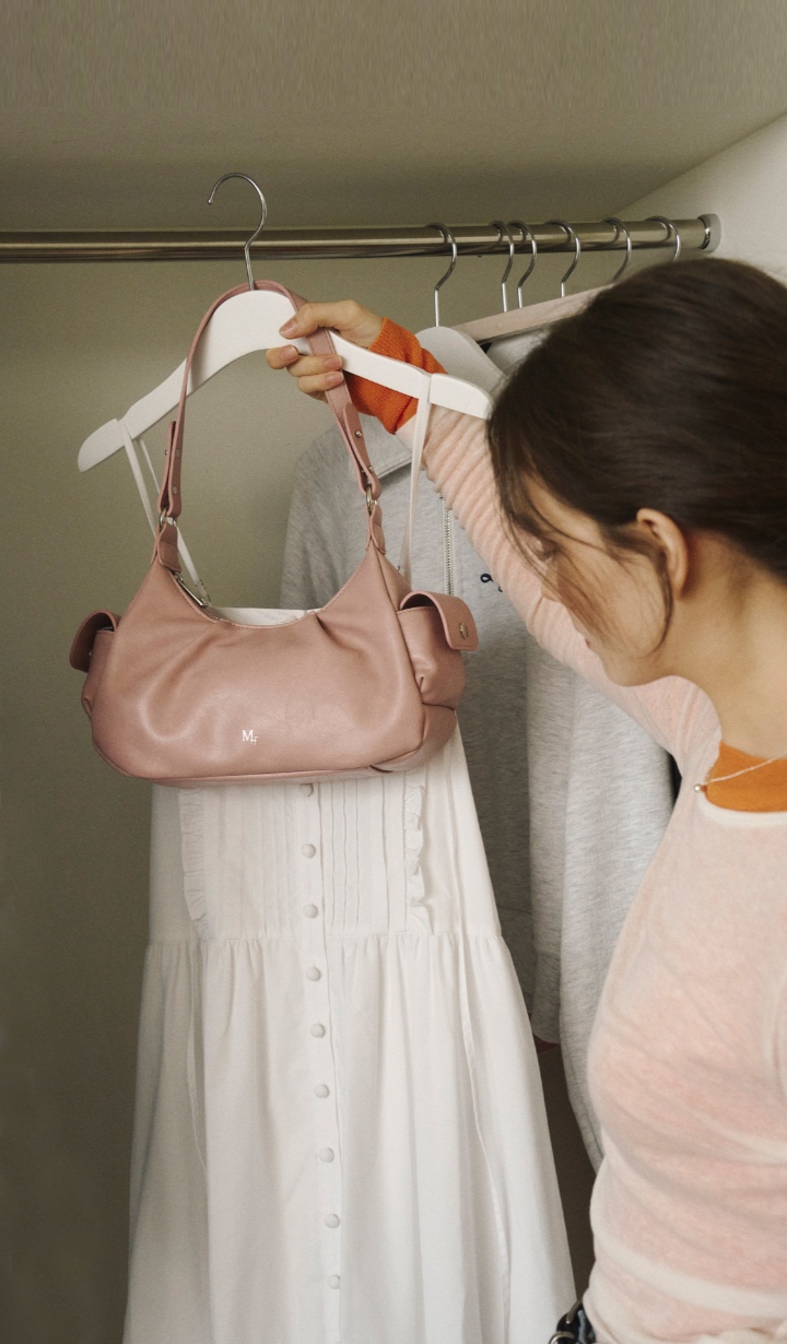 blured_봄을 알리는 데일리백
일상 속의 특별함