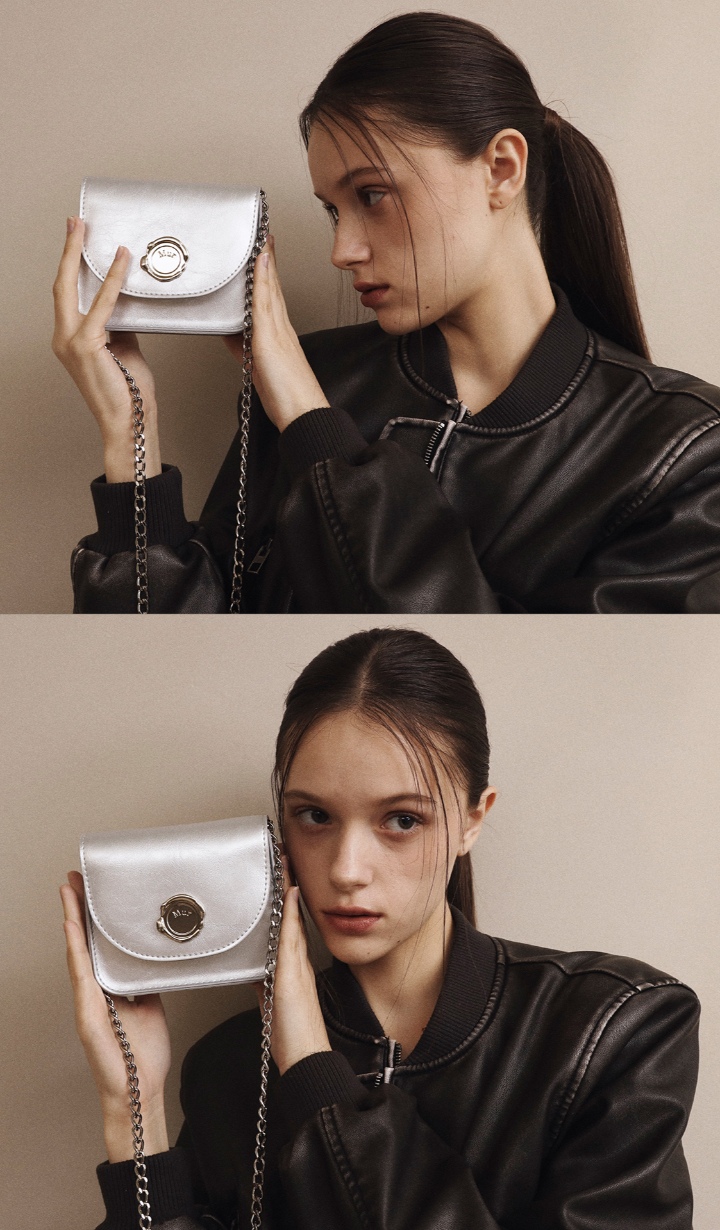 blured_여름 매 시즌 소문난
mur 레터백&실버