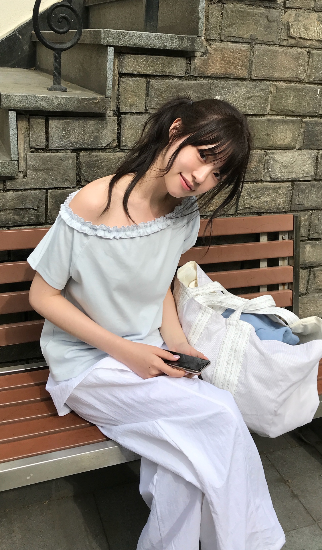 blured_여름 반팔 추천!
프릴 디테일로 꾸안꾸
