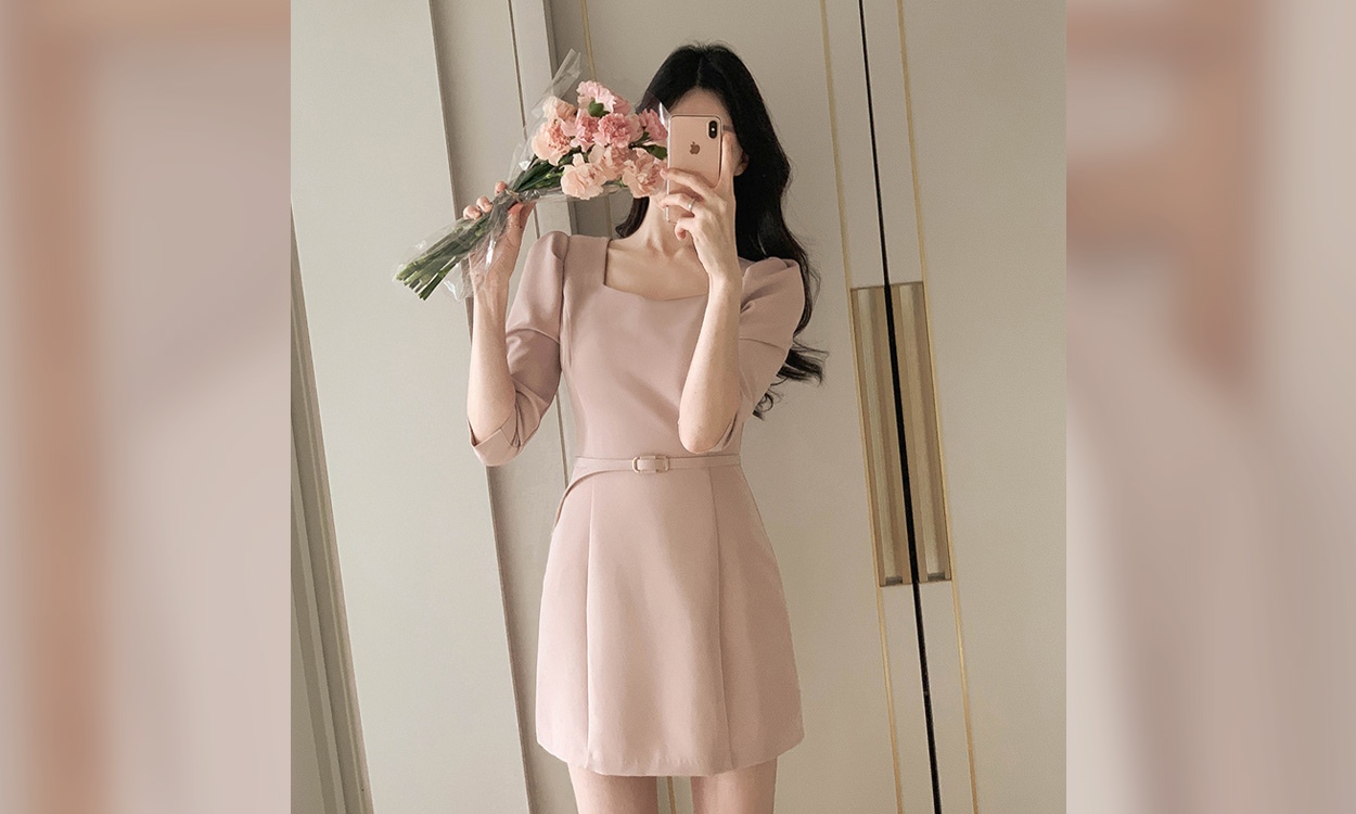 담백하고 은은한 무드에
페미닌 포인트를 담은